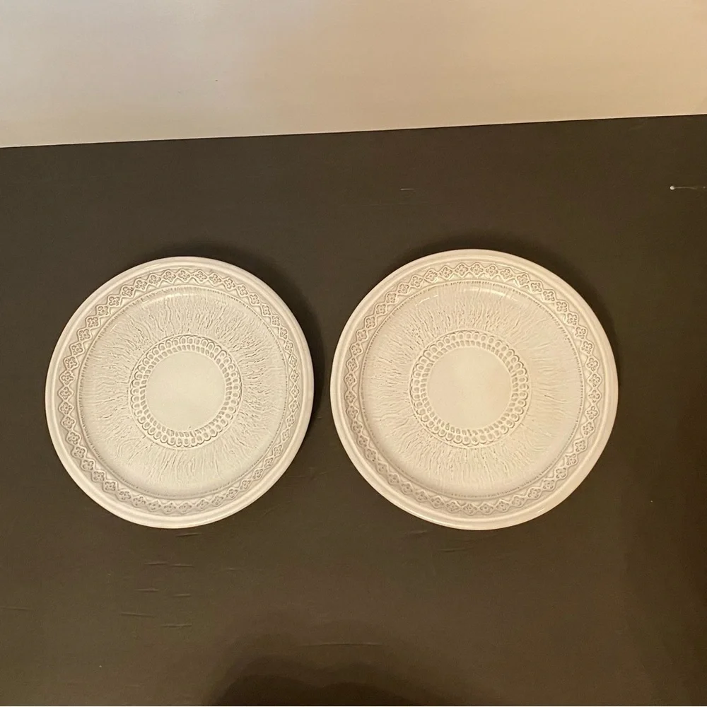 CERAMICHE PIZZATO 2 PLATES 8.25” WHITE POTTERY GRAY IMPRESSSED HANDMADE ITALY